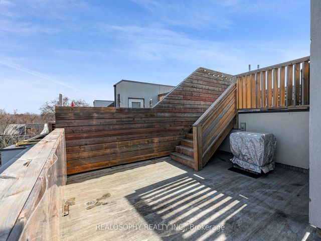 9 - 169 Jones Ave
