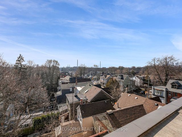 9 - 169 Jones Ave