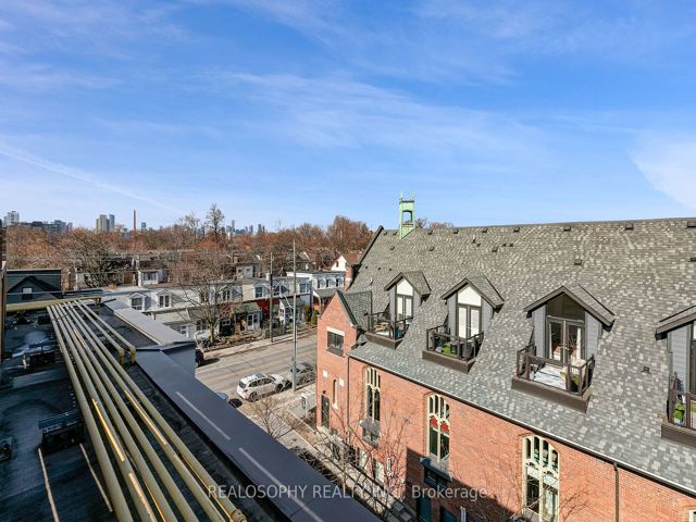 9 - 169 Jones Ave