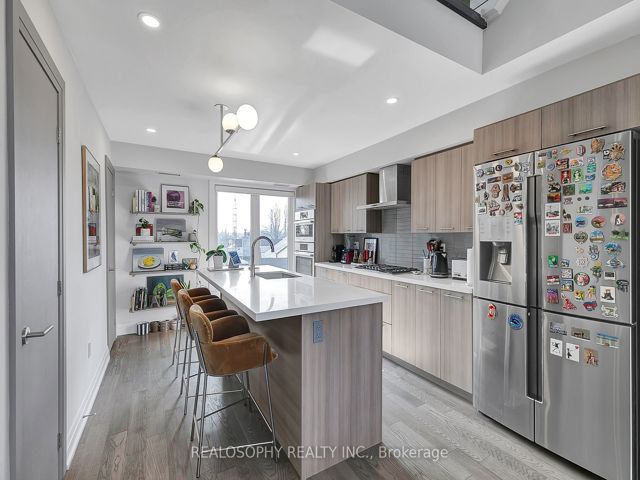 9 - 169 Jones Ave