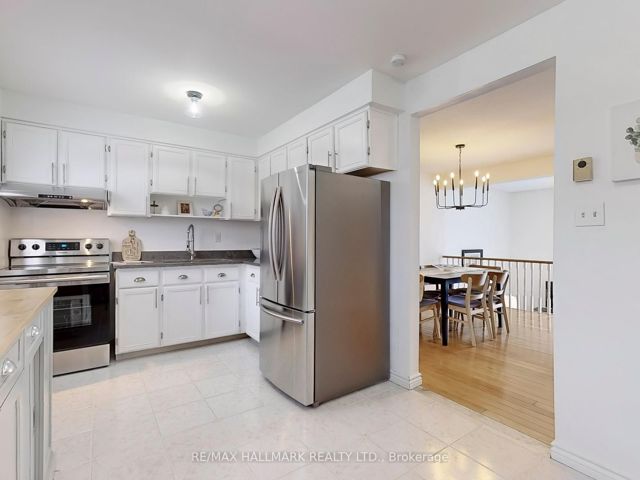 8 - 3100 Kingston Rd