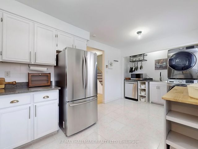 8 - 3100 Kingston Rd