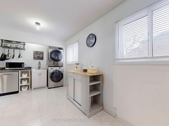 8 - 3100 Kingston Rd