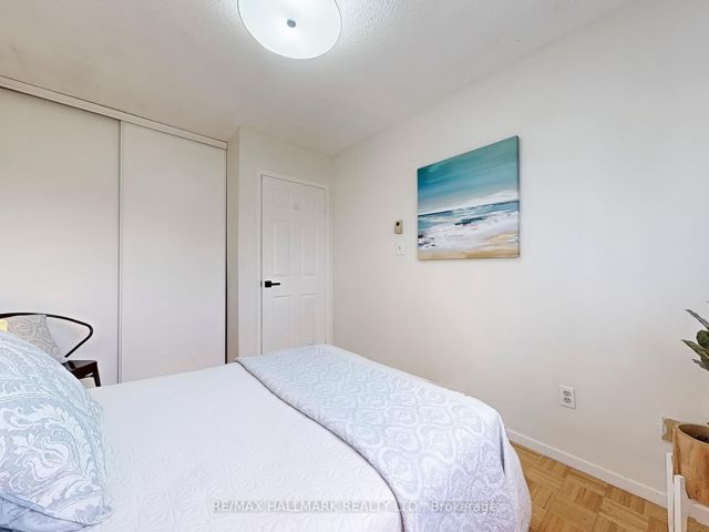8 - 3100 Kingston Rd