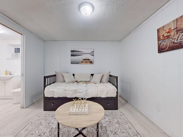 8 - 3100 Kingston Rd