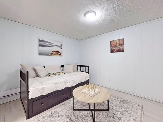 8 - 3100 Kingston Rd