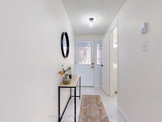 8 - 3100 Kingston Rd