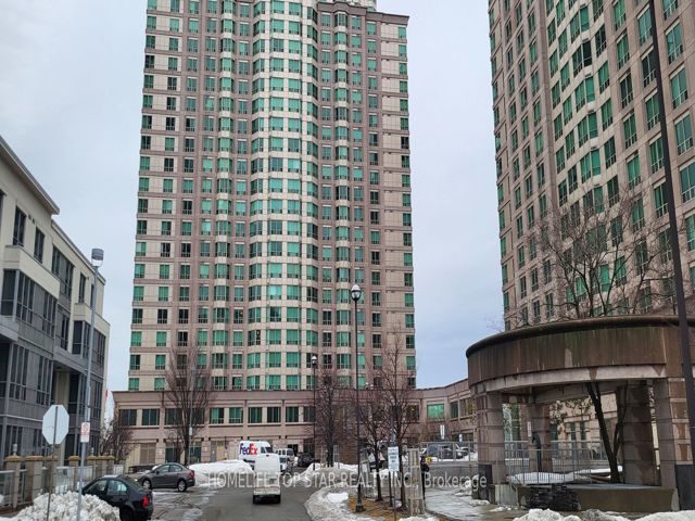 805 - 11 Lee Centre Dr