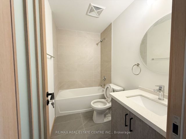 B209 - 3429 Sheppard Ave E