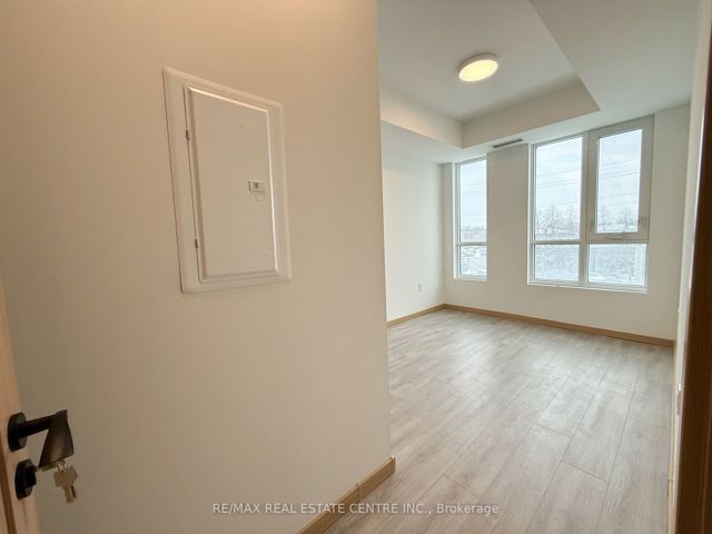B209 - 3429 Sheppard Ave E
