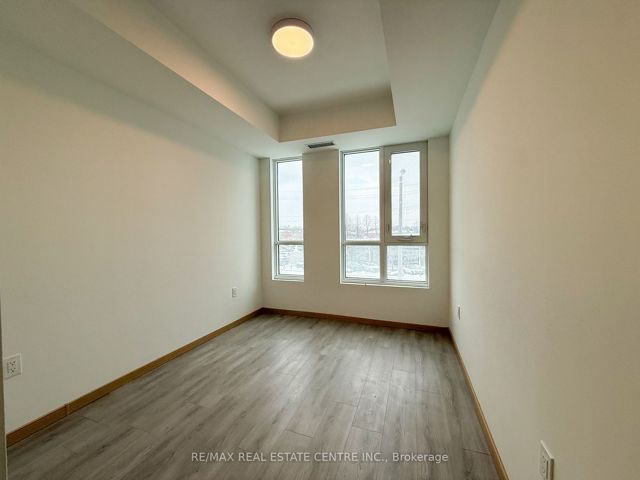 B209 - 3429 Sheppard Ave E