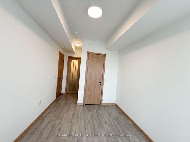 B209 - 3429 Sheppard Ave E