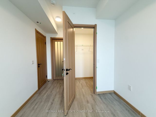 B209 - 3429 Sheppard Ave E