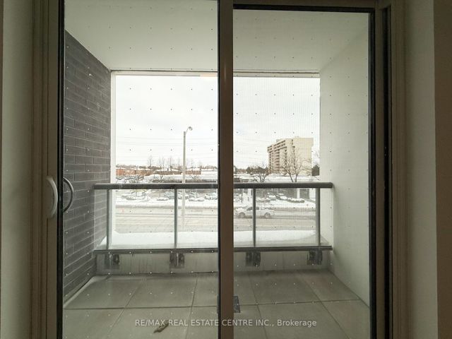 B209 - 3429 Sheppard Ave E