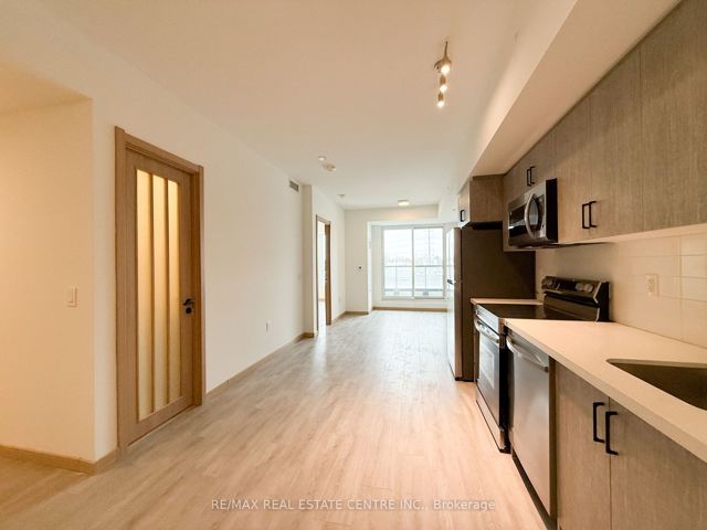 B209 - 3429 Sheppard Ave E