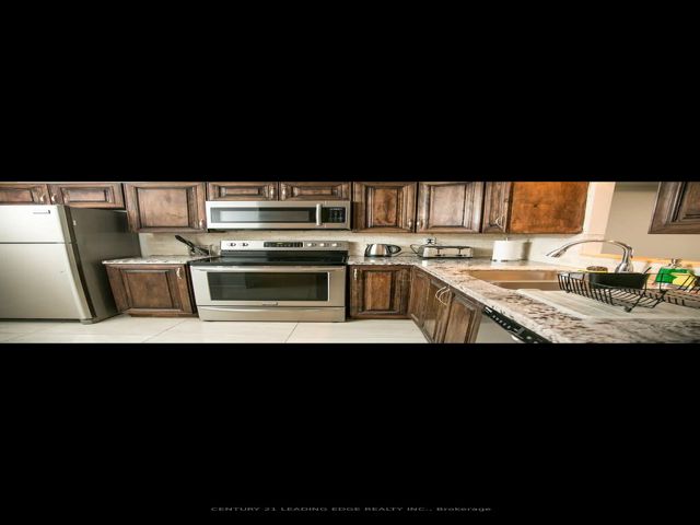 405 - 400 McLevin Ave