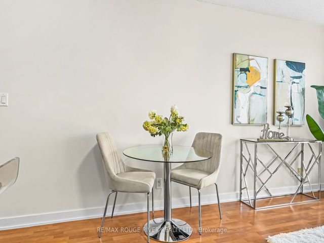 2115 - 36 Lee Centre Dr