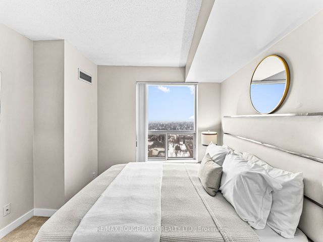 2115 - 36 Lee Centre Dr
