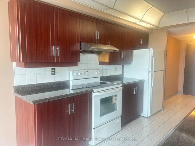 1112 - 4725 Sheppard Ave E