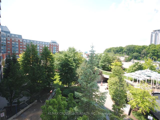2107 - 68 Grangeway Ave
