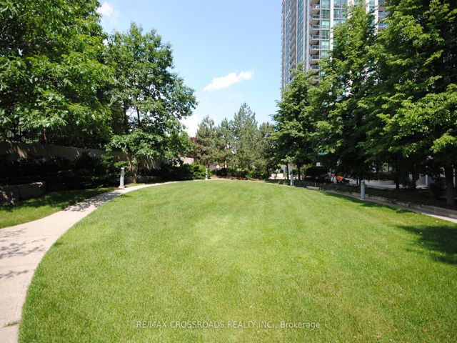 2107 - 68 Grangeway Ave