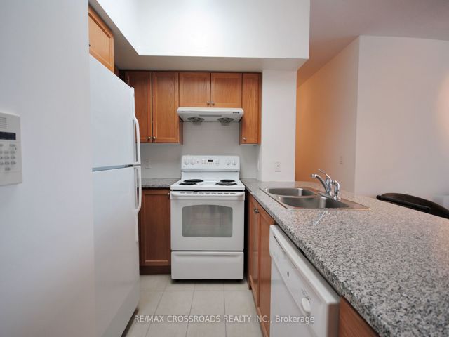 2107 - 68 Grangeway Ave