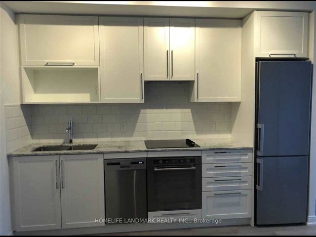3118 - 275 Village Green Sq