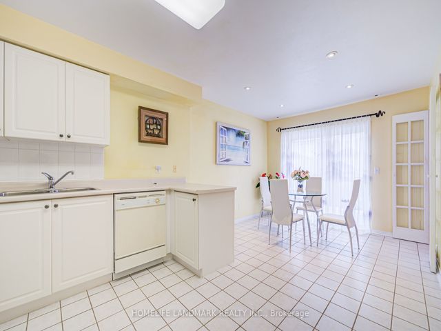 212 - 83 Mondeo Dr