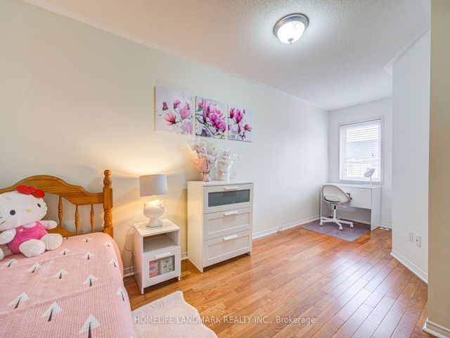 212 - 83 Mondeo Dr