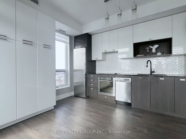 3303 - 255 Village Green Sq
