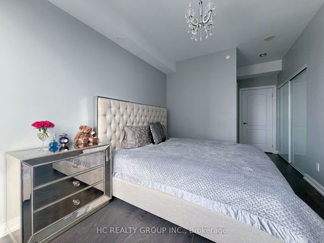 3303 - 255 Village Green Sq