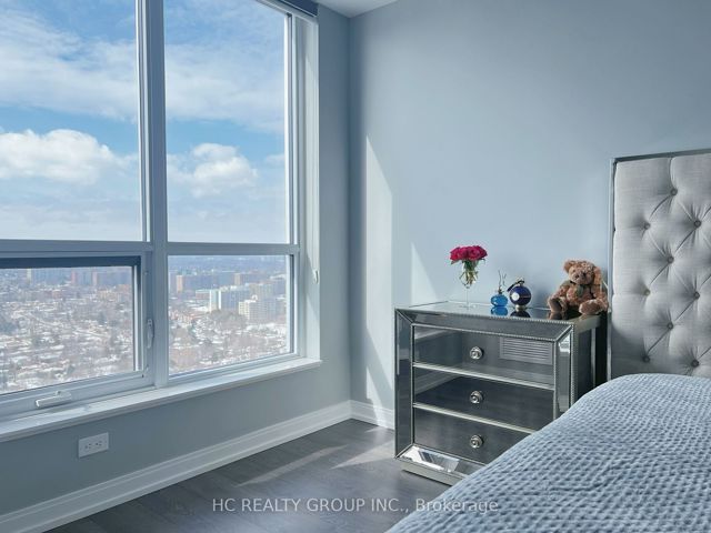 3303 - 255 Village Green Sq