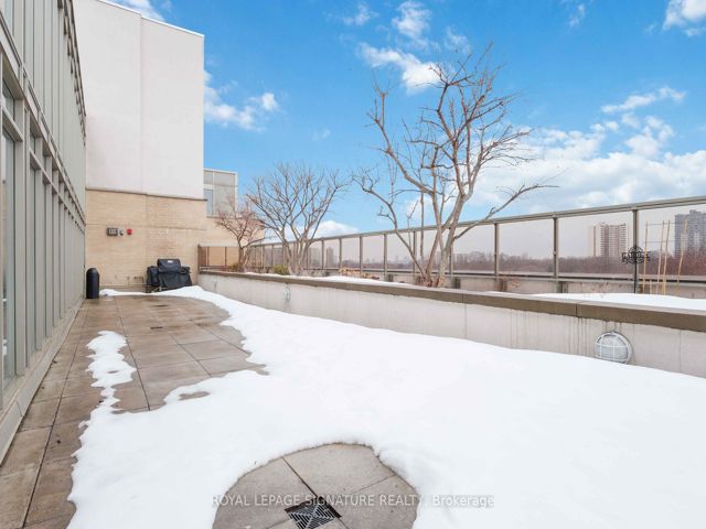 212 - 3520 Danforth Ave