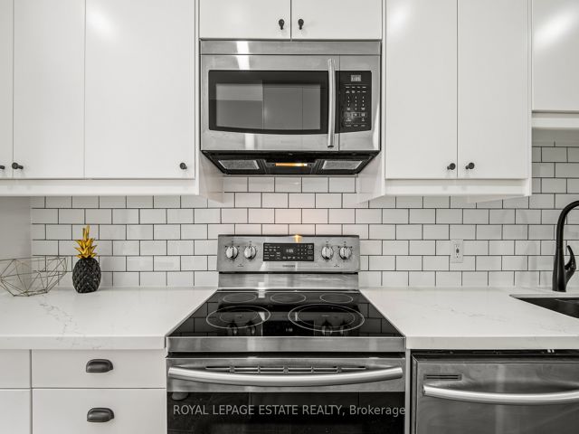 88 - 26 Livingston Rd