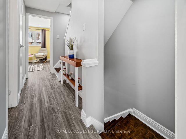 88 - 26 Livingston Rd