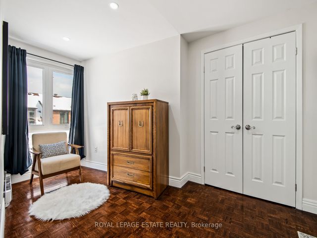 88 - 26 Livingston Rd