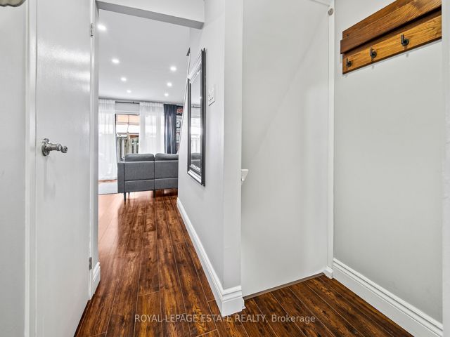 88 - 26 Livingston Rd