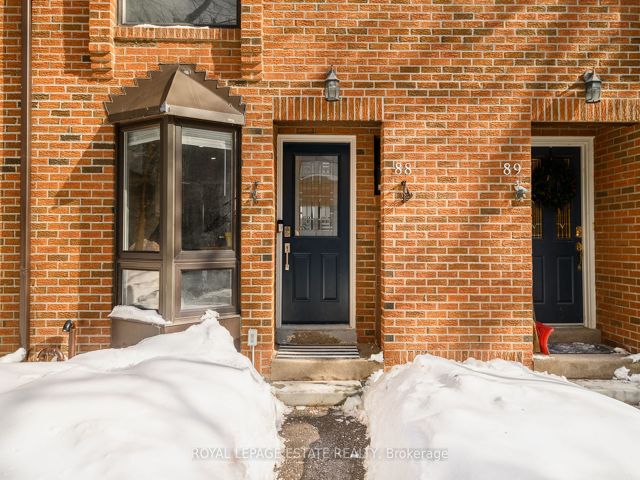 88 - 26 Livingston Rd