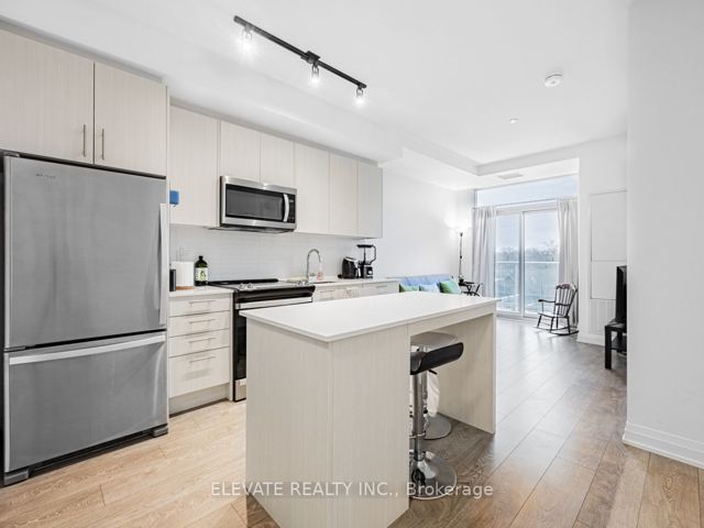 420 - 286 Main St