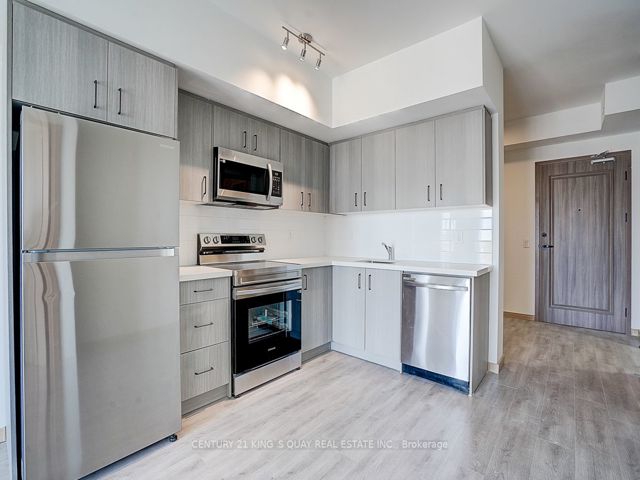 901 - 3421 Sheppard Ave E