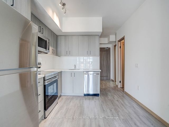 901 - 3421 Sheppard Ave E