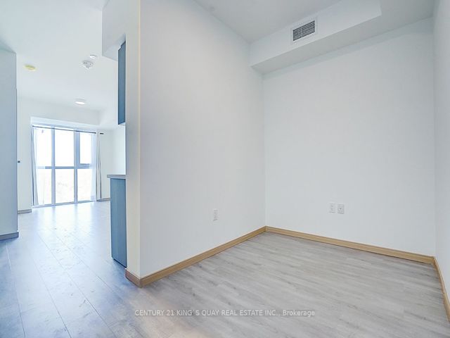 901 - 3421 Sheppard Ave E