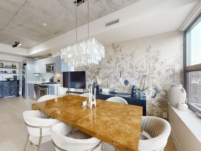 403 - 319 Carlaw Ave