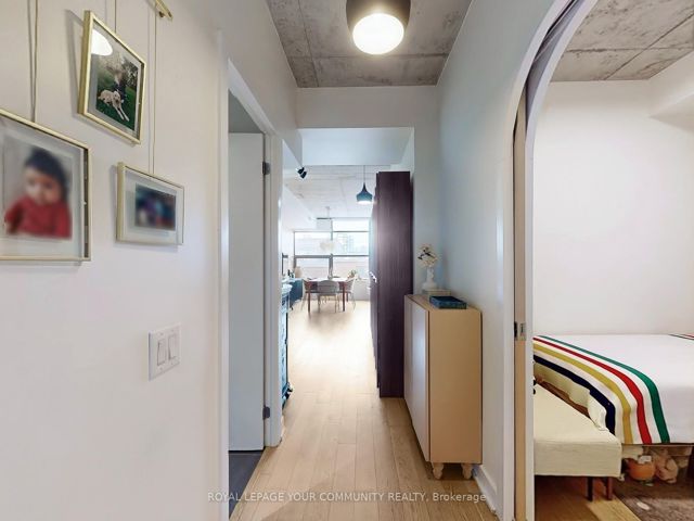 403 - 319 Carlaw Ave