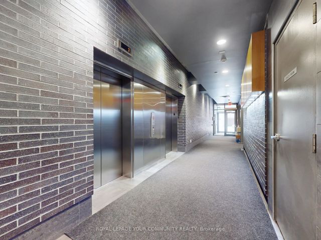 403 - 319 Carlaw Ave
