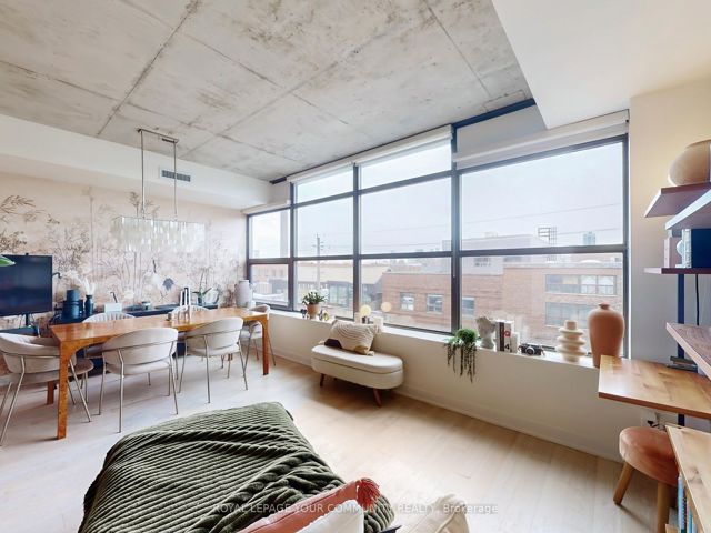 403 - 319 Carlaw Ave