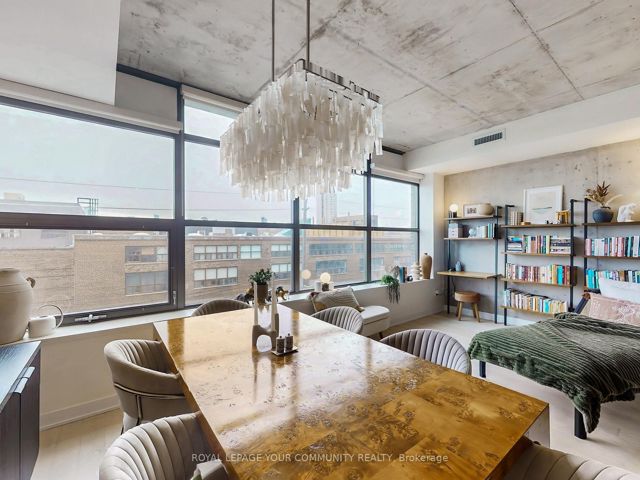 403 - 319 Carlaw Ave