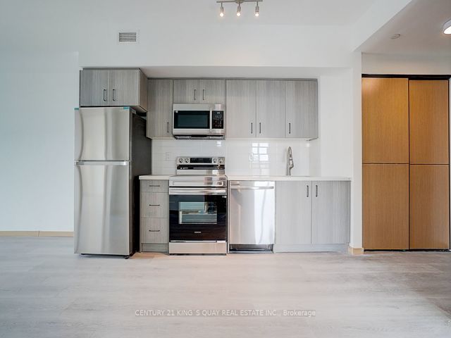1015 - 3429 Sheppard Ave E