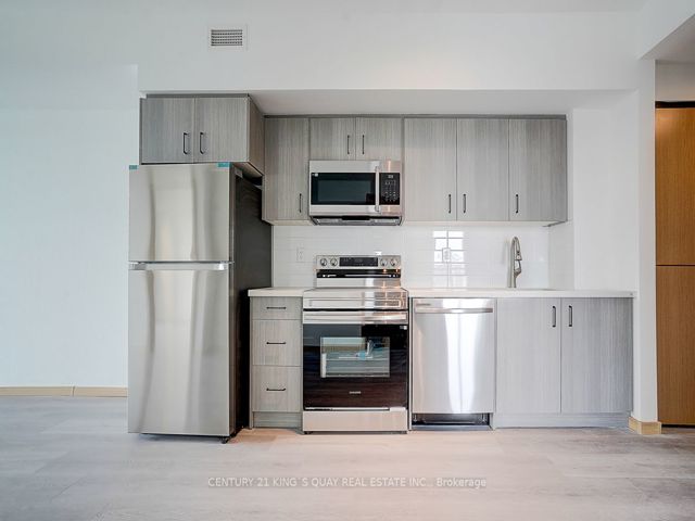 1015 - 3429 Sheppard Ave E