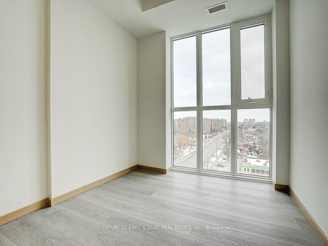 1015 - 3429 Sheppard Ave E